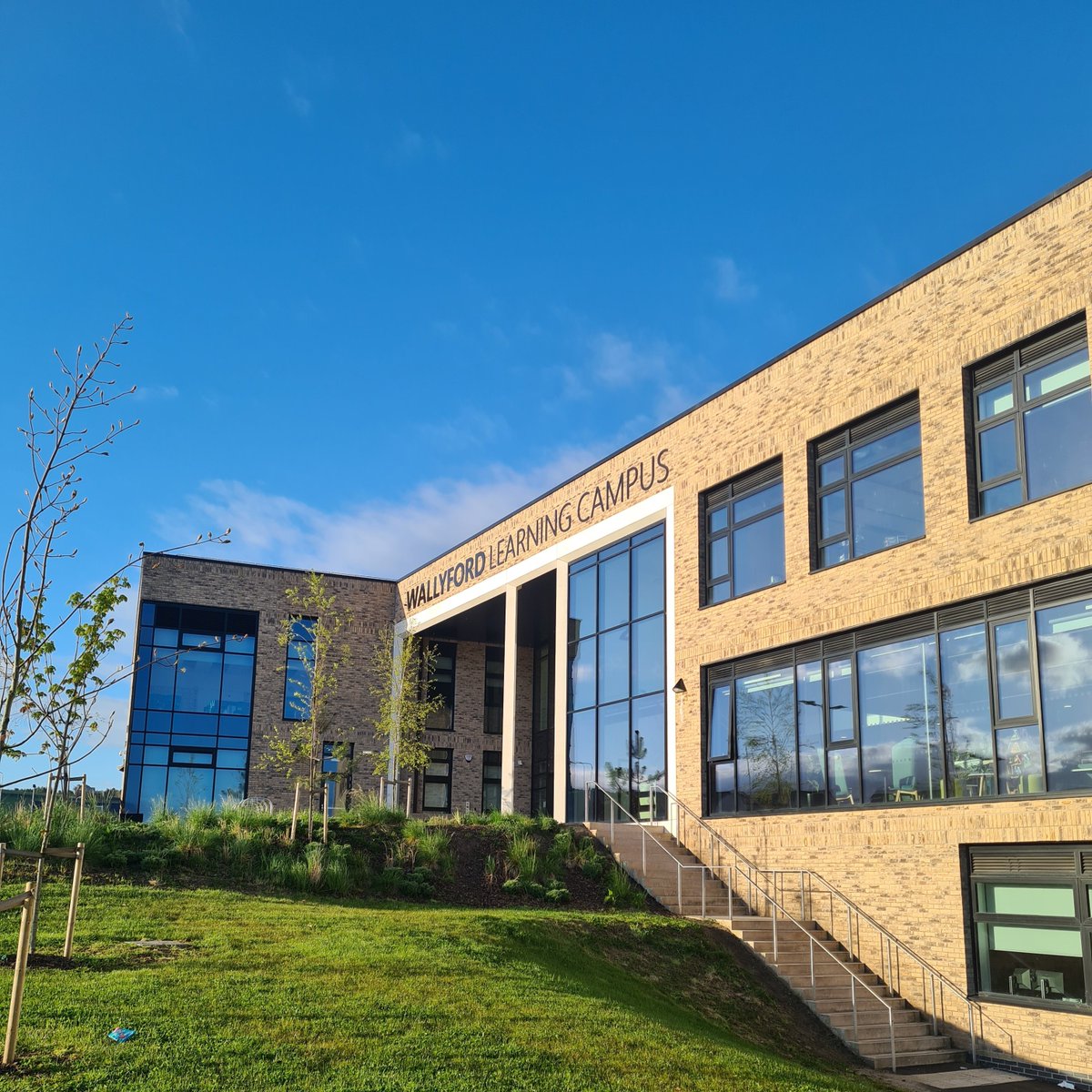 Pressing pause on holiday mode to shout about a new permanent position in Team SfL!😇We are looking for a kind and experienced professional who enjoys working with young people.😁See the link for more info! Closing date 11.08.24.🚨myjobscotland.gov.uk/councils/east-…