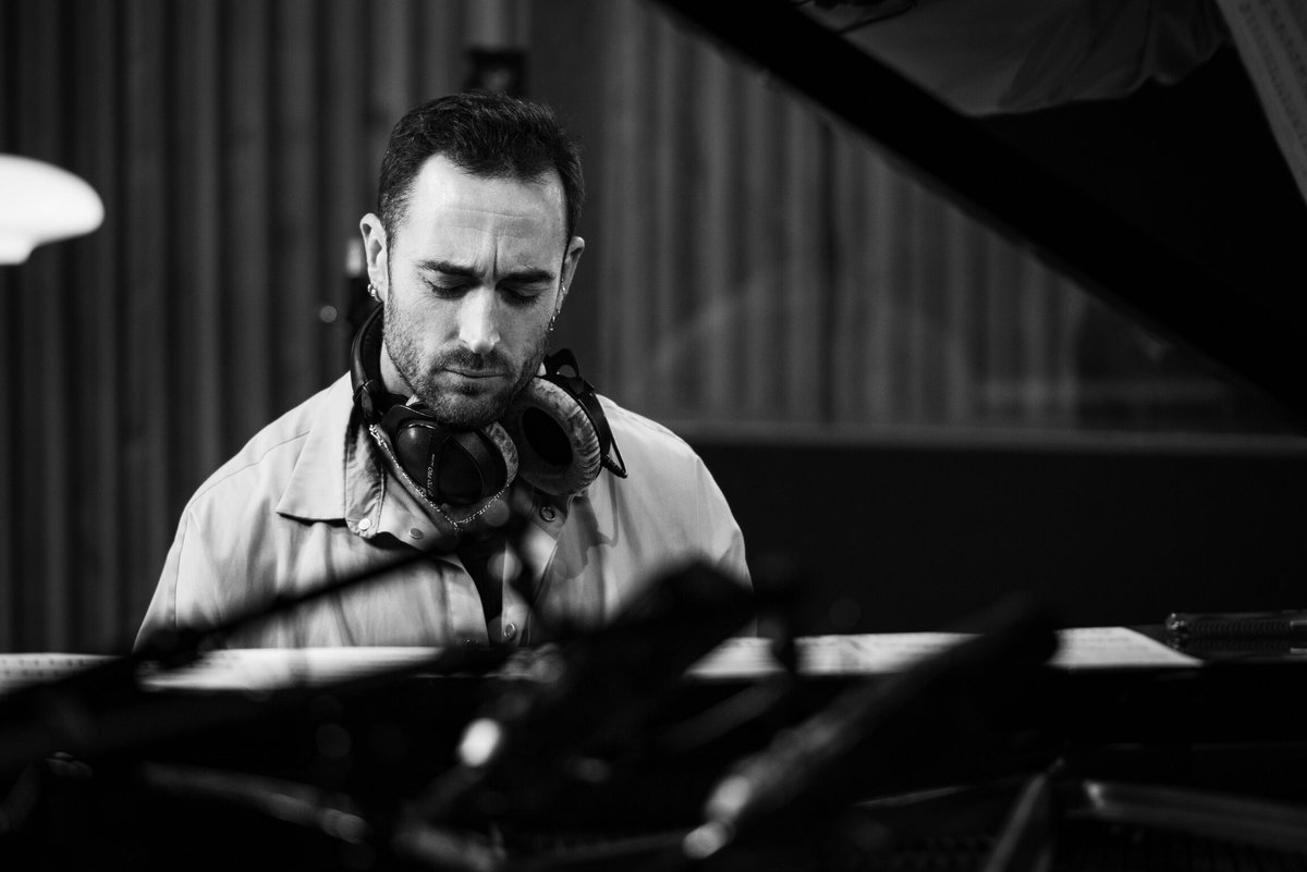 L2opard's tweet photo. Enzo Carniel en invité au piano lors de l'enregistrement de l'album "Piano extended" 

Helloasso  ici: https://t.co/oSRlK8Pvzm 🤠🚀

#pianoextended #studioferber #jazz #helloasso #soutien #enregistrement #nouvelalbum #piano photo Zoé Casas @_peopleplayingjazz_ https://t.co/ylzLQTdRhb