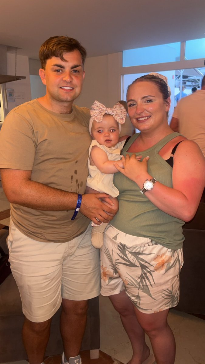 AnthonyGregory3's tweet photo. First family holiday ☀️🏖️ https://t.co/WXMnSvd5ez