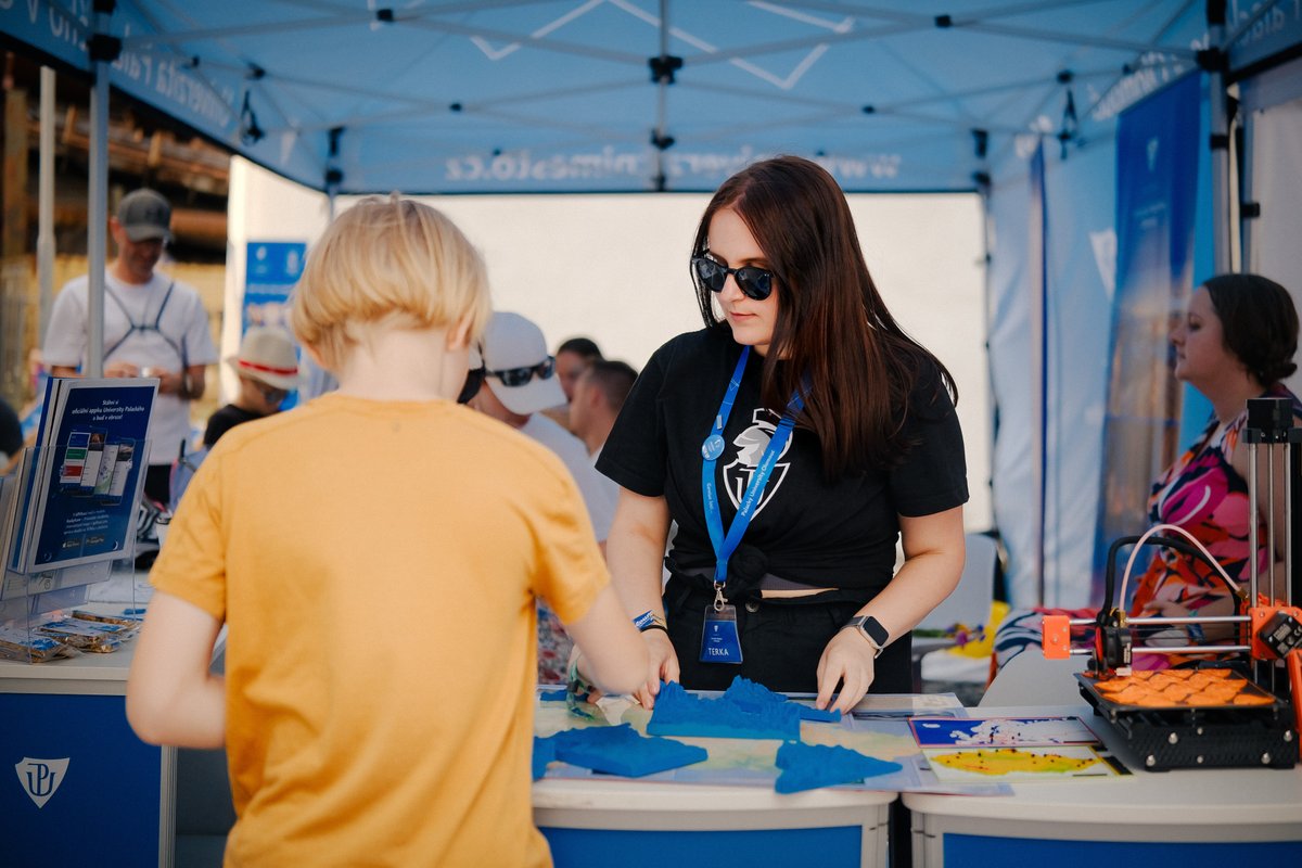 During the summer,  we fully embrace the university's third mission!  We hosted the Science Camp and were also part of the festival team at Colours of Ostrava.  A big thanks to everyone who visited us, and to our amazing staff and students who helped make these events possible!