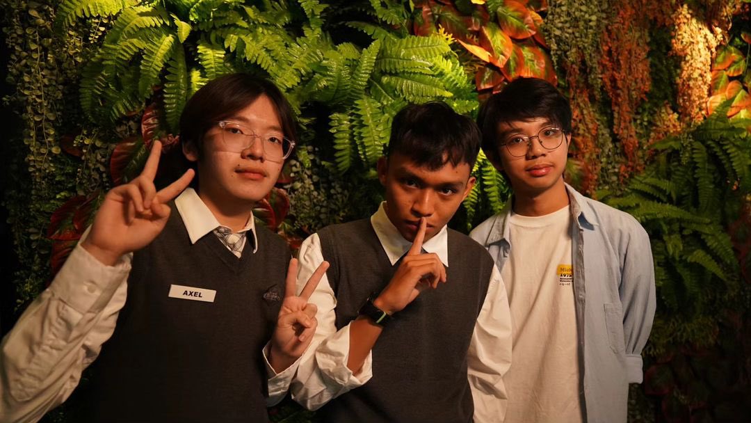 kevnyaw's tweet photo. WEH TRIO APENI #axelots #kadit #kevin https://t.co/X8b3stWTDB