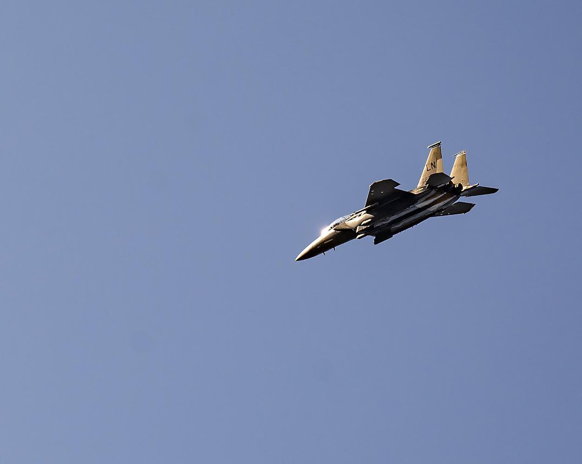 j_Vos87's tweet photo. Lovely to see the F15’s from Lakenheath even if I think one was having some landing gear issues! Hopefully all landed safe and well now! @48FighterWing #eagle #Libertywing #f15 #USAF https://t.co/qbGzy5uWTM