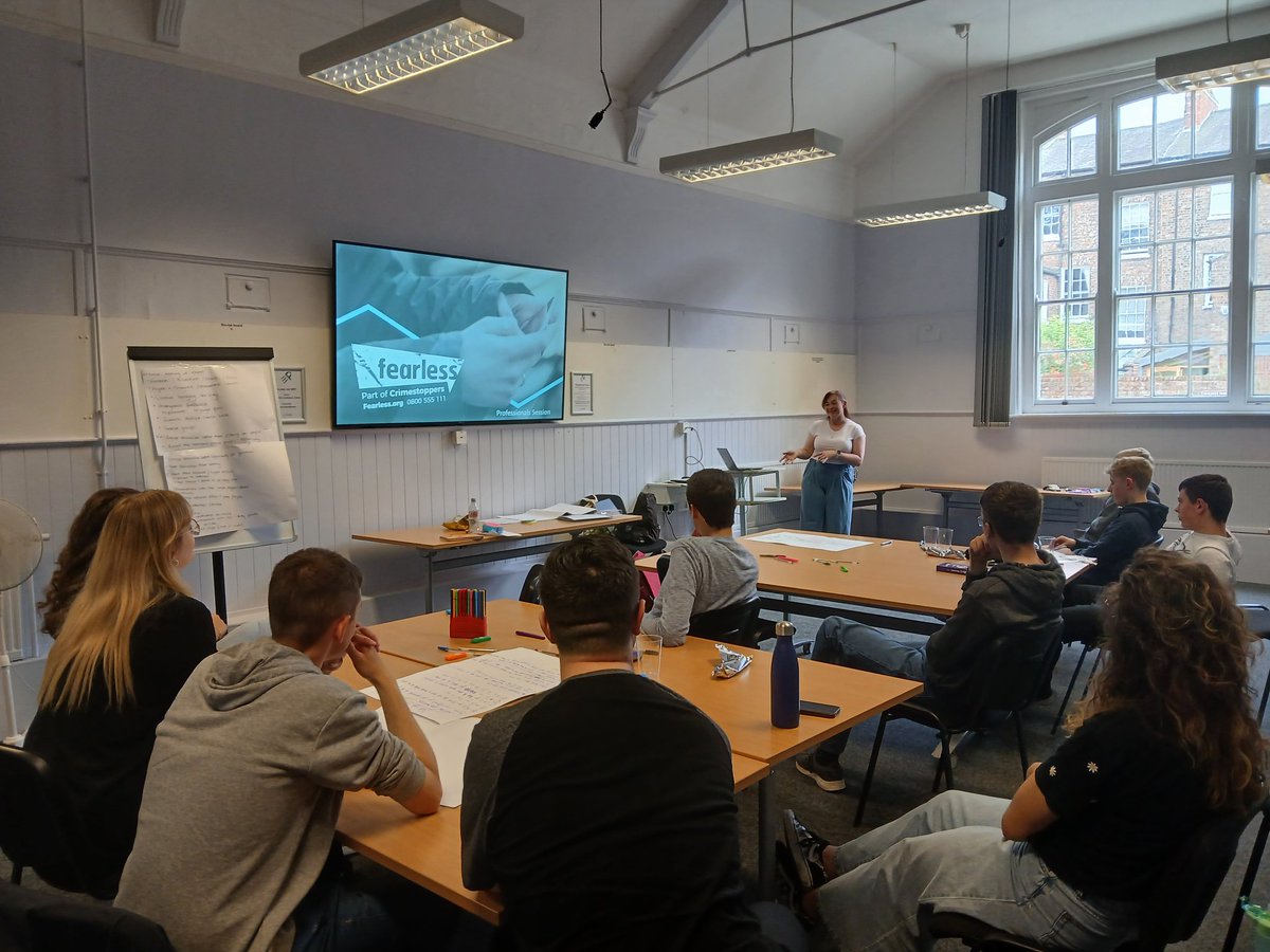 NorthYorksYC's tweet photo. Great meeting on Saturday! Big thanks to @CrimestoppersUK for coming to tell us all about Fearless and how young people can safely report crime anonymously! https://t.co/SlOrHI99GO