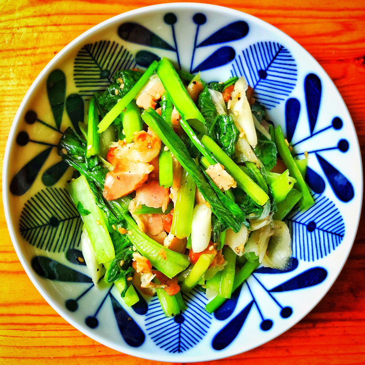 kikutaroid's tweet photo. 蒸し物 小鉢物
#小松菜 #komatsuna #japanesemustardspinach
#葱 #greenonion
#焼豚 #roastpork
#アジシオ #saltandmsgmixture
#粗挽き胡椒 #coarsegroundpepper #little
#いりごま #roastsesame
#胡麻油 #sesameoil
#microwaveheating
#mixwellandrefrigerate
#お弁当 #bento https://t.co/oVPCqqFTTh