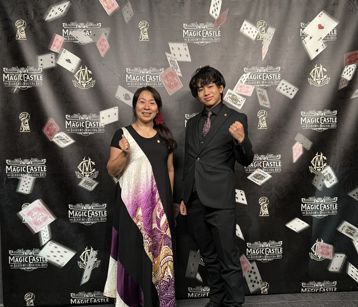 hine527's tweet photo. 最終日7日目
終わったー✨✨
疲れてるけど、最後の写真⏰
#O_HayateMagic
#MATjr
#magiccastle https://t.co/UNFMveyLH9