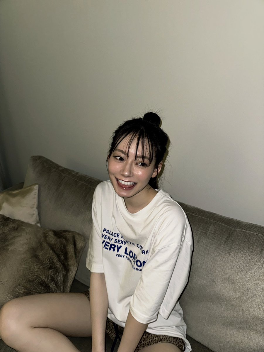 NAGOMI3232's tweet image. こーくんが撮ってくれた📸 
お家にいるオフな時でも盛りたいからBeautyCamのiPhoneカメラモードで撮った👀🤍 

鏡越しで撮る外カメフラッシュも好き🫶 

 #beautycam #pr