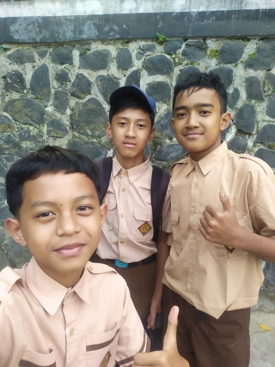 RoxyBoy73131446's tweet photo. Merdeka https://t.co/8AA1bf0sro