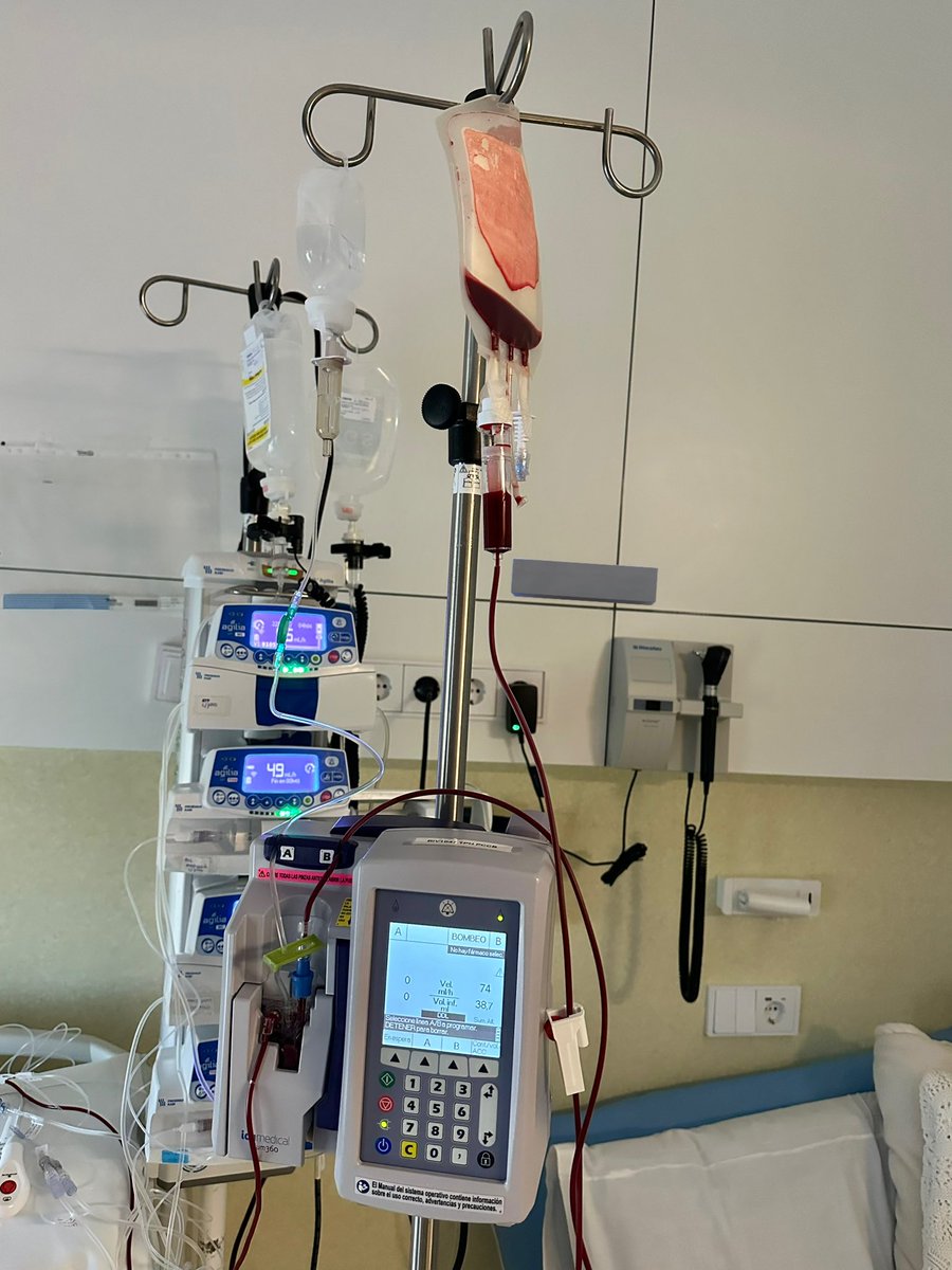 enferactive's tweet image. Se tiene la creencia popular de que el trasplante de “médula ósea” se hace en quirófano y es una intervención fría y compleja.

Lo que en realidad no se sabe es que se hace en la habitación del paciente mientras está despierto y acompañado por su familia.