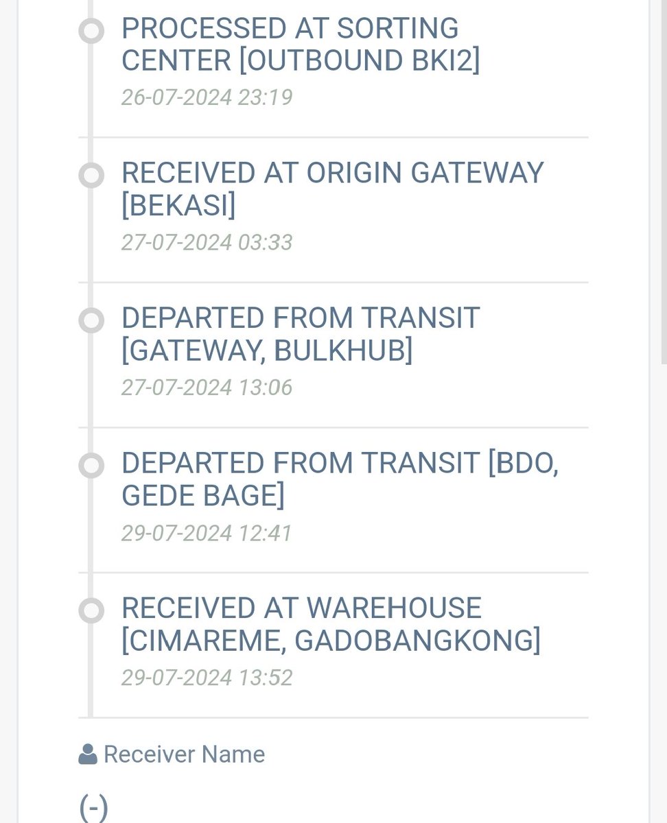 Daemon3mino's tweet photo. Akhirnya ada updte dri @JNECare stelah post 2x. 
See tgl 27, update 29.

Saya rewel juga karena kasian kurir lokal, terbirit-birit ngejar estimasi yg di ujung tanduk. Sedangkan petugas gudang "antar kota" santuy banget https://t.co/toBEaSqByJ