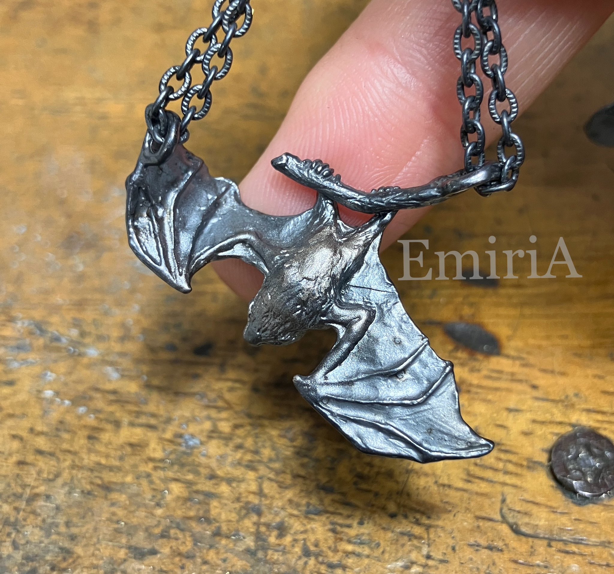 EmiriA オガサワラオオコウモリ ブレスレット EmiriA オガサワラオオコウモリ ブレスレット
