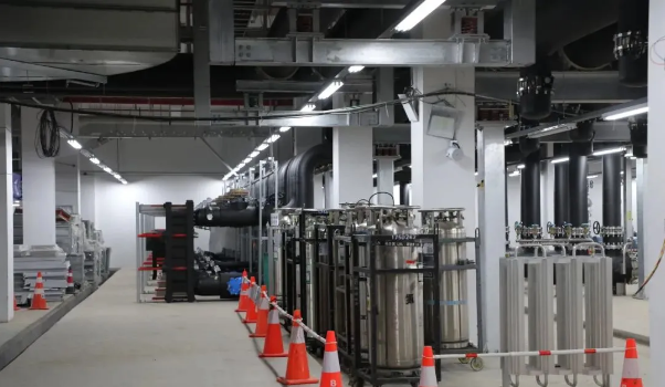 DiscoverYixing's tweet photo. In the first six months of 2024, the value-added industrial output in #Yixing increased by 6.6% YoY. The city has committed to nurturing new quality productive forces and driving higher-end, smarter, and greener development. #YixingDevl #HappyCity https://t.co/oYpiBj1s6W