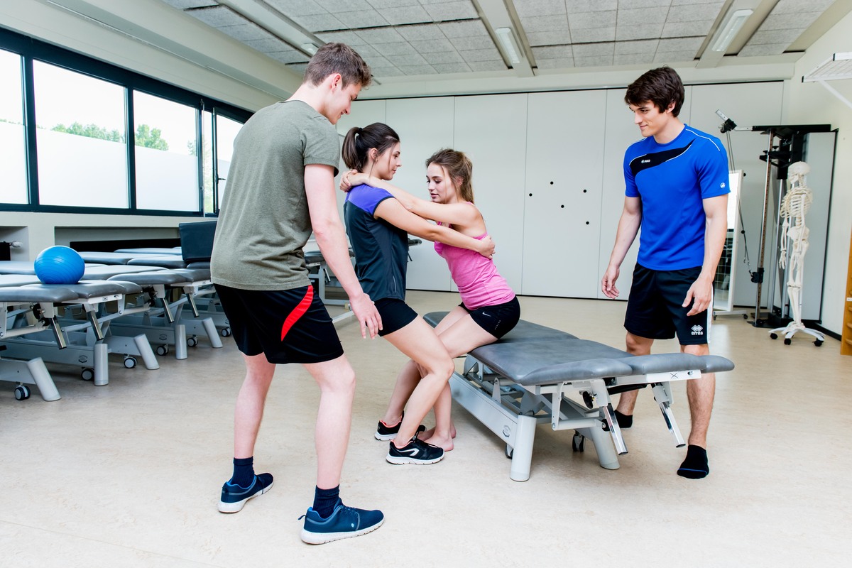 UHasselt_LLL's tweet image. Benigne Paroxysmale Positie Vertigo is de meest voorkomende vestibulaire aandoening. Zorgverlener? Kom op 7/12/24 naar de opleidingsdag en leer bij over de diagnose &amp;amp; behandeling van BPPV.
🔗 uhasselt.be/bppv
@Fac_Revalidatie
#uhasselt #levenslangleren #vestibulair #bppv