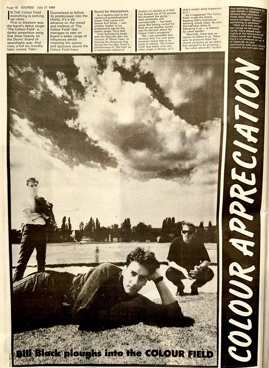 ZoundsAbound's tweet photo. Bill Black speaks to @terryhall_ #TobyLyons & #KarlShale from #TheColourfield early on in their new adventure. Some pedigree!
Pics Robin Barton
Sounds Jul 21st 1984 https://t.co/VG5yWyRi36