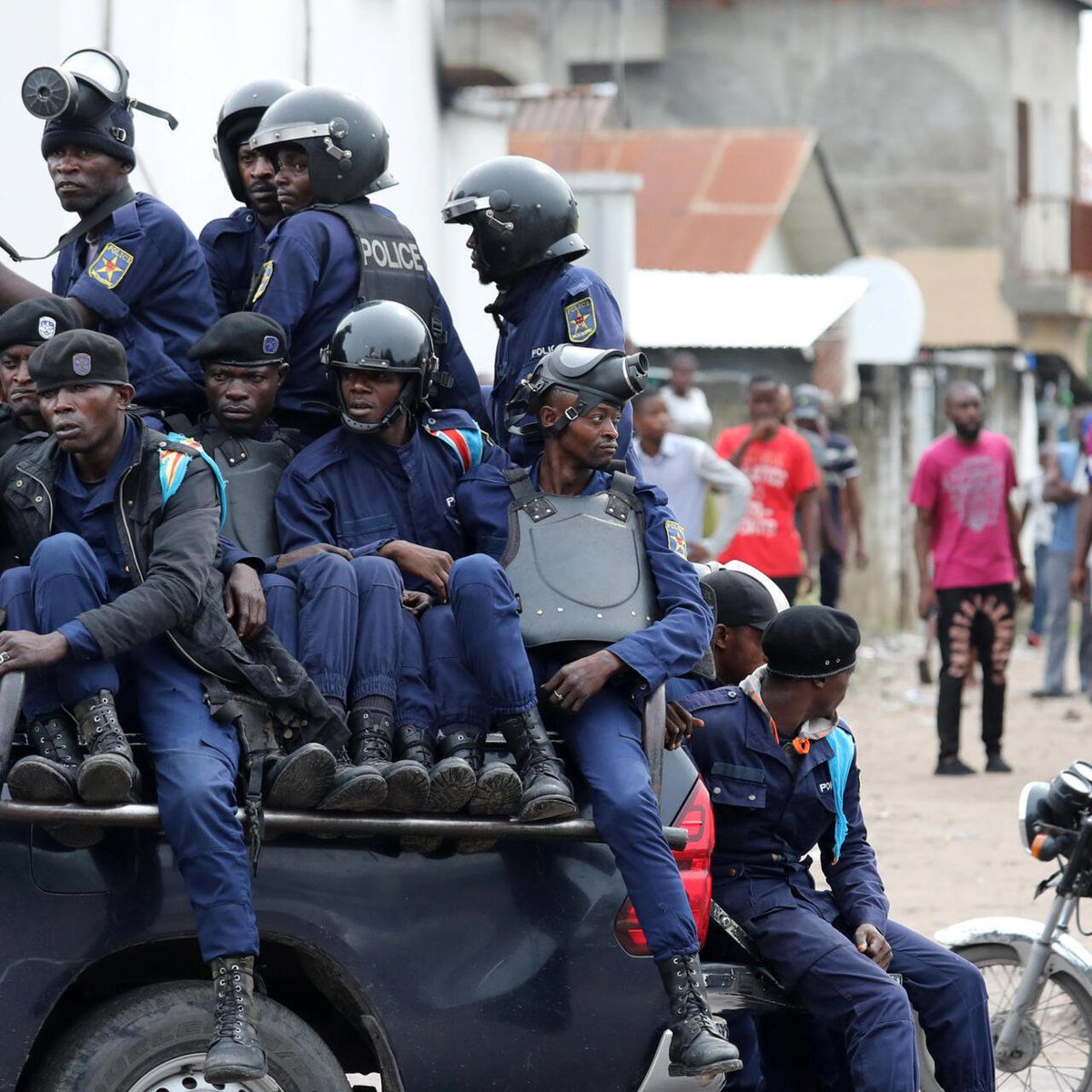 minuteinfo6's tweet photo. Kinshasa : Déploiement des forces de police pour rétablir l’ordre public 
https://t.co/QVDCVcmtev https://t.co/JxO0OZOnLM