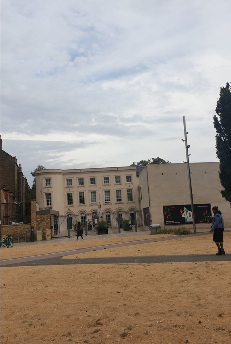alisonmkrae's tweet photo. 2 years ago today I was researching #WindrushSquare for interview for @GuidesLambeth Course. 

I'd forgotten the impact of the heat in Summer 2022 until seeing the grass here https://t.co/qCpXFt010o