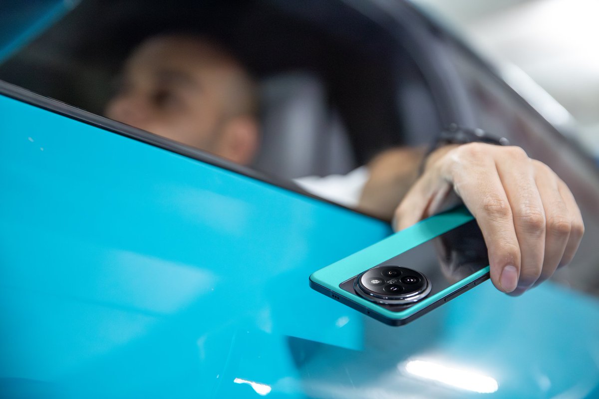 sandeep9sarma's tweet image. My favourite new color from the Limited Edition #PandaDesign #Xiaomi14Civi is the #AquaBlue

Looks amazing especially with paired with the Aqua Blue #XiaomiSU7

Hit like and RT if you agree!