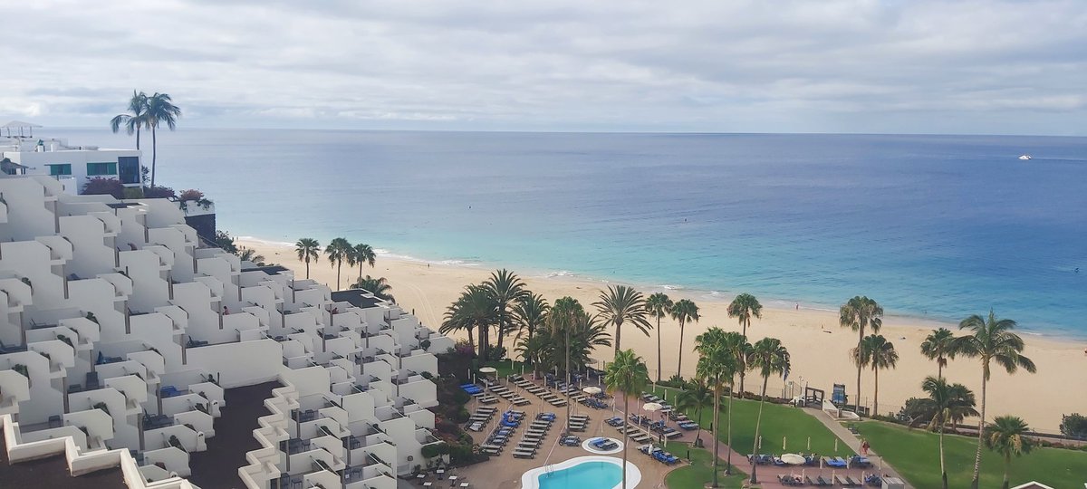 SergioSarmien11's tweet image. 📷 29/07/24 Hoy ha amanecido en #MorroJable con más nubes, con viento en calma y el mar como un plato. 😉@TiempoRTVC
@VickyPalmaMeteo
@CedresEdgar
@EmiliaGlez1
@antcardenes
@meteogc
@FuerteMeteo
@tenerife_meteo
@AEMET_Canarias
@fuerteventurawk