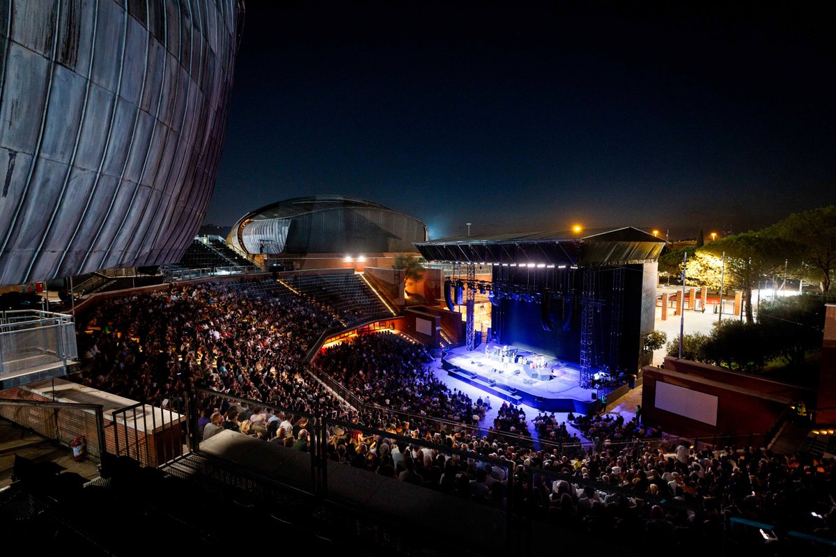 Roma Summer Fest (@romasummerfest) on Twitter photo La leggenda del jazz sul palco del #RSF2024. Grazie <a href="/MarcusMiller959/">Marcus Miller</a>, è stato memorabile!❤️🔥
📷 Pasqualini/MUSA La leggenda del jazz sul palco del #RSF2024. Grazie <a href="/MarcusMiller959/">Marcus Miller</a>, è stato memorabile!❤️🔥
📷 Pasqualini/MUSA