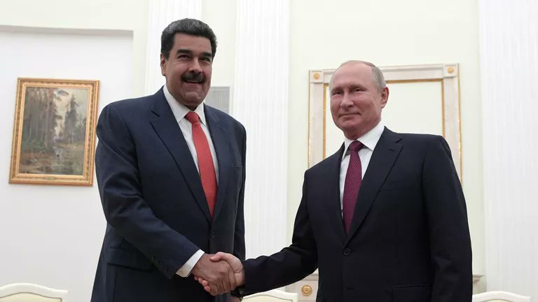 TernovskyVictor's tweet photo. El mandatario ruso, Vladímir #Putin, acaba de felicitar a Nicolás #Maduro por su reelección como presidente de #Venezuela. "Usted siempre será bienvenido en tierra rusa", subrayó el jefe del Kremlin al resaltar el carácter "estratégico" de las relaciones entre Moscú y Caracas. https://t.co/OXAykN63F2