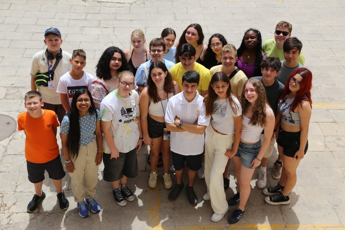 Eurochild_org's tweet image. The 4th Eurochild Children's Council started its mandate! 🎉

3 days before our #EurochildConf in Malta the outgoing &amp;amp; incoming groups learnt about the work of the EU, exchanged experiences &amp;amp; worked on a #childfriendly version of the #VOICEProject Report 

buff.ly/3A0Qh7v