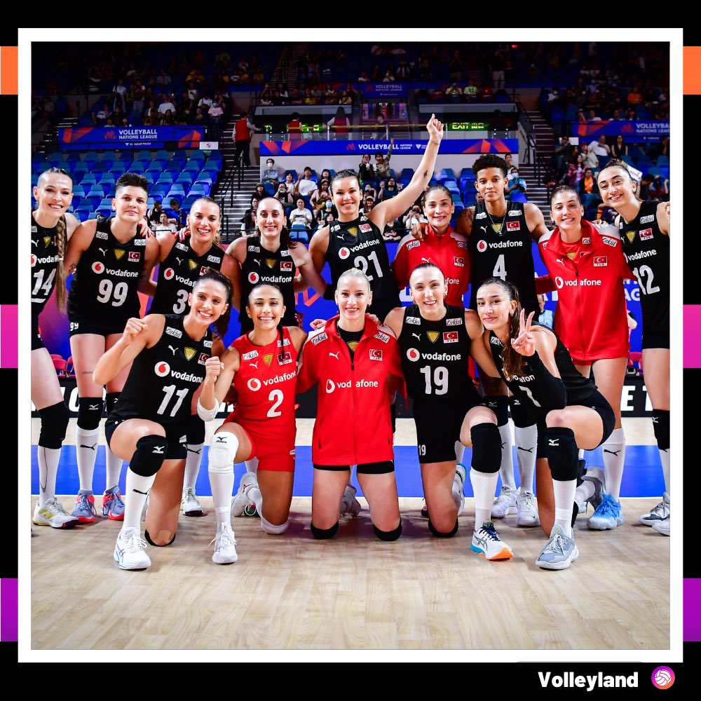 🔥🔥🔥OLİMPİYATTAKİ İLK MAÇIMIZI KAZANIYORUZ🔥🔥🔥

🇹🇷Türkiye 🇳🇱Hollanda’yı 3-2 mağlup etti🔥🔥🔥🔥🔥

📌Setlerde 2-0 gerideyken gelip kazandık, helal olsun kızlar👏🏻👏🏻👏🏻

#FileninSultanları #Paris2024