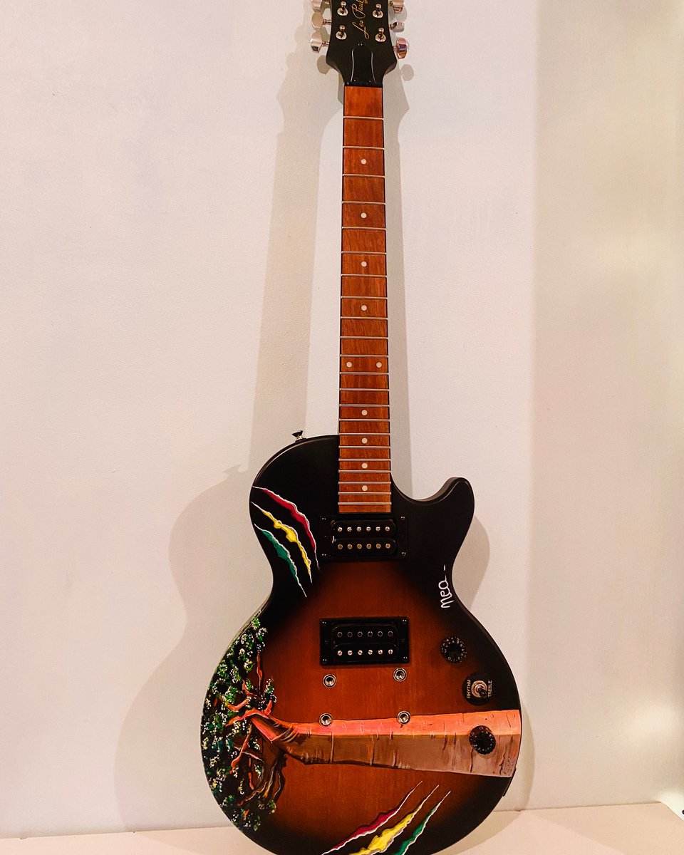 NeaBorgel's tweet photo. CUSTOM GUITARE
Peinture sur guitare électro acoustique / Painting on electro acoustic guitar

Merci à @jahnool pour sa confiance 🙏🏼

#jahnool #beytafosystem #beytafohsysteme #bramogos #cotedivoire #peinturesurguitare #raeggae #paintyourinstrument #madeinparis #nea #neaborgel https://t.co/74ULV5fO2D