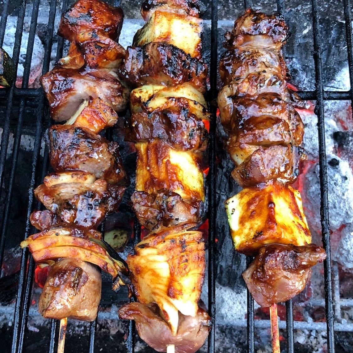 Finally the Great British Summer is here and there is nothing quite like firing up the #barbecue for friends and family. Our range of tender barbecue cuts, hand-made sausages, burgers to grass-fed beef steaks will give you all you need for outdoor eating. thedorsetmeatcompany.co.uk/summer-bbq/