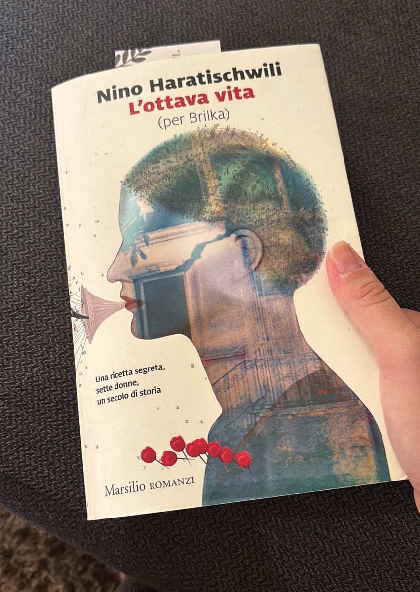 _folklorely's tweet photo. mattone vacanze estate 2024 iniziato subito questa mattina 📚#booktwt #mattoni https://t.co/54dlcWfpTV