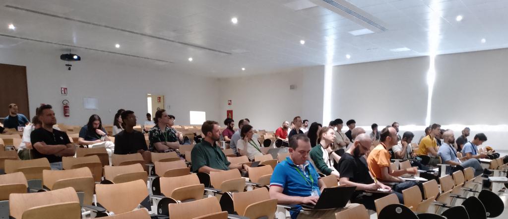 sfolk_data's tweet photo. @CoLLAs_Conf
#collas2024

Tutorial - I

Theoretical Advances in Continual Learning

Speaker: Itay Evron &amp; Jin Hwa Lee https://t.co/9Nc2IcBFe9