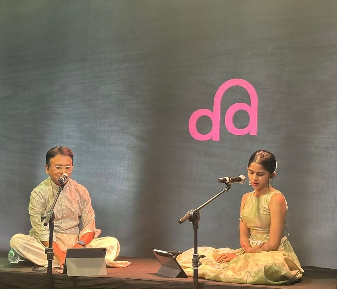 artiumacademy's tweet photo. Honored and inspired! ๐ซถ๐ป
The Masterclass with #PUnnikrishnan & #UtharaUnnikrishnan was full of deep musical insights and moving performances that left everyone spellbound. ๐๐ถ A huge thank you for this unforgettable session! ๐๐ป๐
#ArtiumAcademy #Masterclass #musicmasterclass https://t.co/AnEyGu16DU