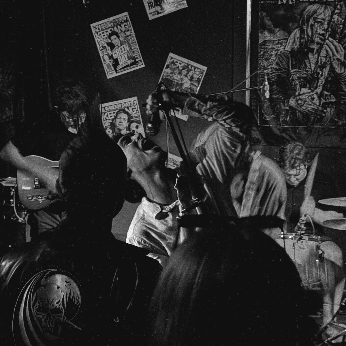 brand new friend (@brandnewfriendz) on Twitter photo GALWAY 🤍
Thanks for joining us. Lots of new faces that we hope to see again 🫶 Thanks <a href="/ABSENTGALWAY/">ABSENT GALWAY EMO NITE</a> for having us and to Ultraviolet for opening up.
🔜 Coaster, Portrush, 10th August. Tickets at link in bio.
- brand new friend x GALWAY 🤍
Thanks for joining us. Lots of new faces that we hope to see again 🫶 Thanks <a href="/ABSENTGALWAY/">ABSENT GALWAY EMO NITE</a> for having us and to Ultraviolet for opening up.
🔜 Coaster, Portrush, 10th August. Tickets at link in bio.
- brand new friend x