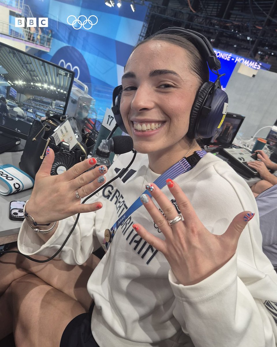 💅🇬🇧

Scarlett Mew Jensen displaying her very patriotic nails. 😄

Listen live: bbc.co.uk/5live 

#BBCOlympics #Paris2024 #OlympicGames