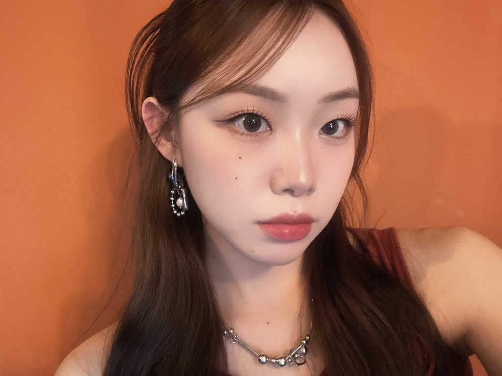 Billlieofficial's tweet photo. [#수현] 부다페스트 빌리브 고마워요😎✨

#Billlie_Letter https://t.co/fpGG8TWkVQ