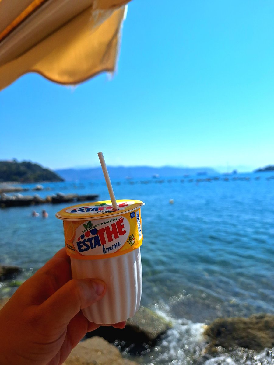 RoC085's tweet photo. Buongiorno così 😎
#teamlimone #estathe https://t.co/kXWxF693FO