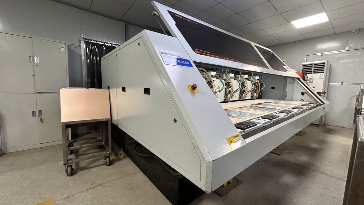 PcbBuy's tweet image. 【PCBBUY Factory】🛠️ Precision at its best! Check out the powerful drilling machines at PCBBUY's PCB factory, ensuring accuracy and efficiency in every board we produce. 

Link to custom: pcbbuy.com/?d=WTW01
 
🚀 #PCBBUY #PCBManufacturing #Innovation