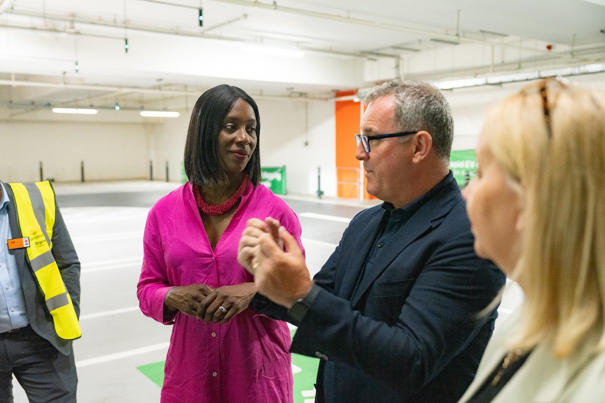 FloEshalomi's tweet photo. Last week I joined staff at Sainsbury’s Nine Elms to launch their new raid Smart Charge bays - customers can charge their cars in 30mins whilst they shop  🛒 

This is a welcome for residents who are keen to move to EV cars with local rapid charge points.

 📸 credit Sainsbury’s https://t.co/D0lFbmjTZi