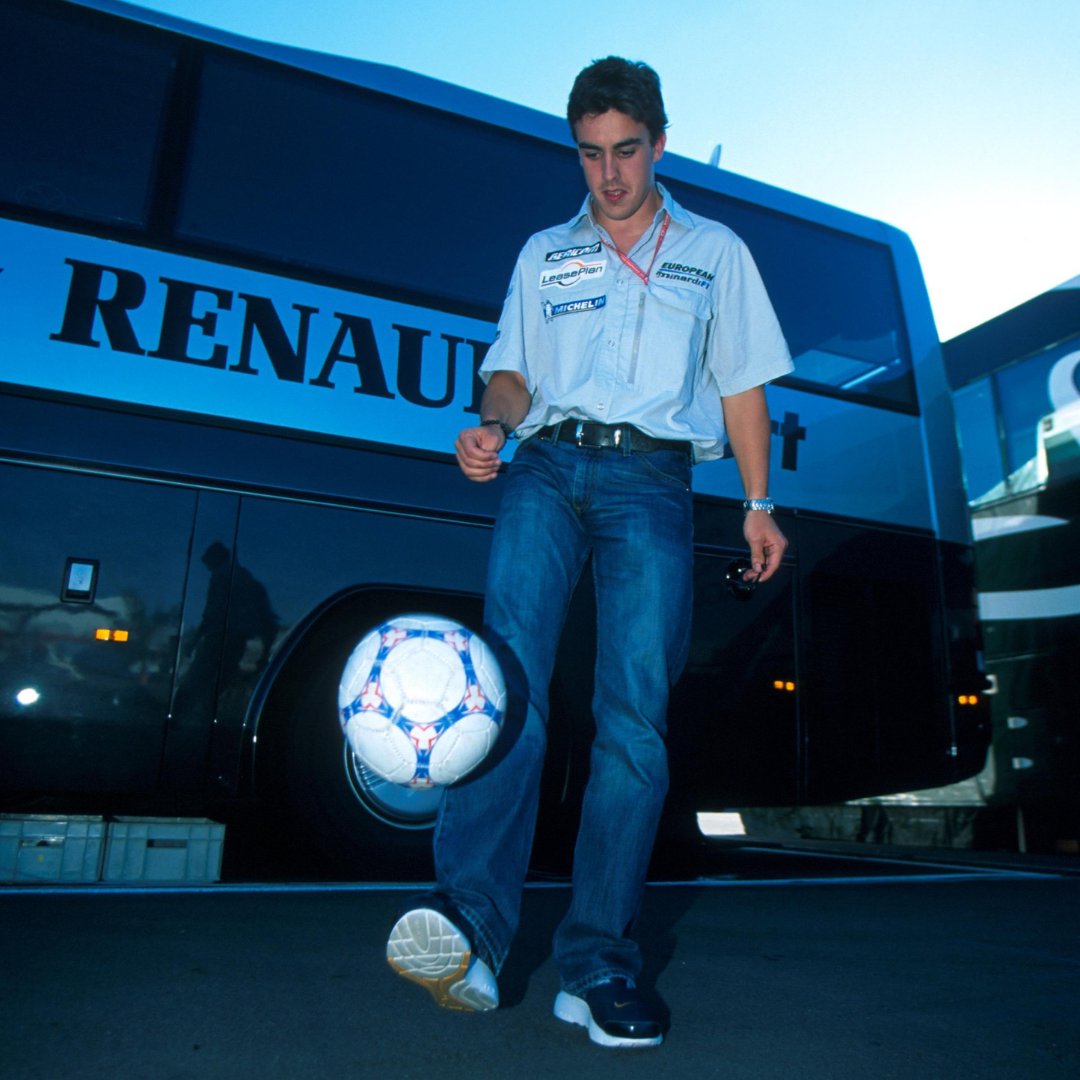 Happy Birthday Fernando Alonso (<a href="/alo_oficial/">Fernando Alonso</a>)! You’ll forever be one of our favourite drivers. Never change.