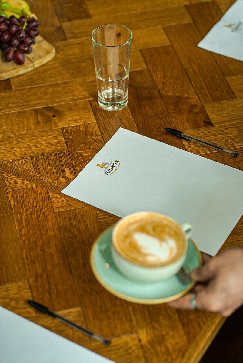 CoatandBadgeSW's tweet image. Are you looking for a WFP meeting space? 

HDMI ✅
Audio &amp;amp; surround sound ✅
Breakfast/lunch packages ✅
Flexible seating arrangements ✅
Flexible timings ✅
Flip chart ✅
Pints at the end? ✅

#WorkFromPub