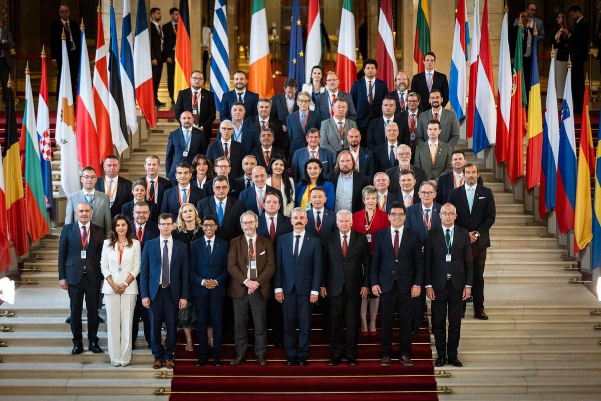 JanosBoka_HU's tweet image. At #COSAC: message of @Europarl_EN elections: call for change. Europeans expect better from #EU. Political responsibility of #HU24EU is to listen to their voice. If we pretend European politics can go on business as usual, we are failing our citizens.