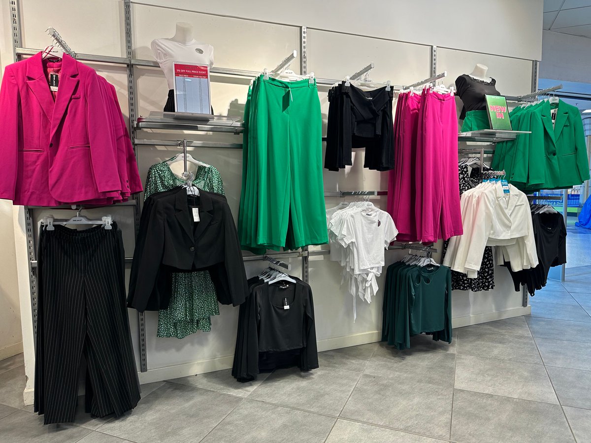 AlhambraCentre's tweet image. Pink, green, monochrome and neutral 🤩

Get your hands on key trending pieces this Summer at @selectfashion in the Alhambra!

#SlayInSelect #SelectStyle #NewSeason #Style #InstaFashion