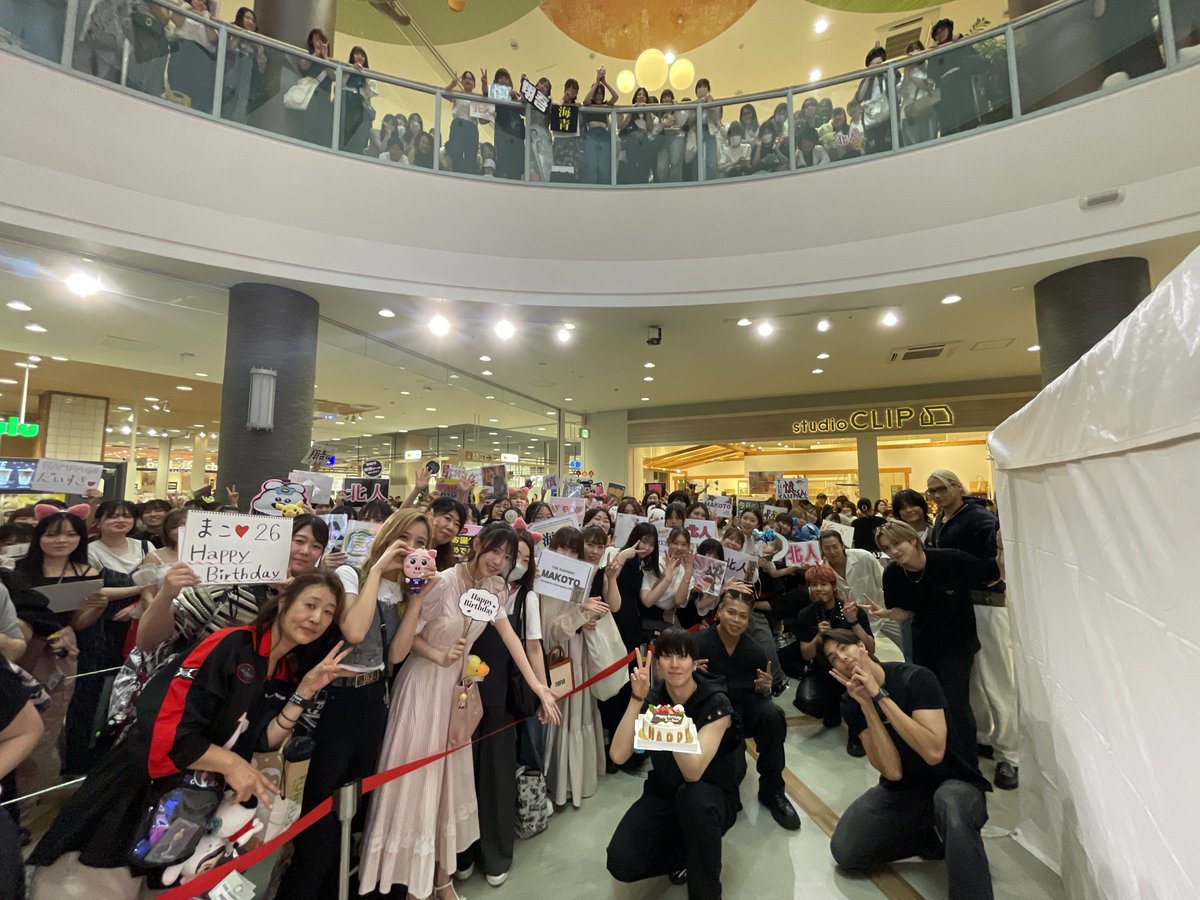 therampagefext's tweet photo. ⚡️2024.07.24 Release⚡️
𝟐𝟒𝒌𝒂𝒓𝒂𝒕𝒔 𝐆𝐎𝐋𝐃 𝐆𝐄𝐍𝐄𝐒𝐈𝐒

*. Release Fan Meeting .*
@アリオ札幌

ラスト❤️‍🔥

本当に全国各地のRAVERSの皆様
このリリースイベントを機に
会いにきてくれた皆様も…
ありがとうございました😌🙏🏻

BOT、ドーム公演、EXPO…
まだまだTHE RAMPAGE��
皆さんと共に走り続けます❕

是非たくさんの素敵な景色を
一緒に見れたら嬉しく思います💫

#RAVERSいつもありがとう ♡⚡︎

🎧https://t.co/je9Jz0UDai
🎥https://t.co/uGZUQhYWEO

𝟐𝟒𝒌𝒂𝒓𝒂𝒕𝒔 𝐈𝐬 𝐁𝐚𝐜𝐤 !!
𝐖𝐢𝐭𝐡 𝐓𝐇𝐄 𝐑𝐀𝐌𝐏𝐀𝐆𝐄 !!

#THERAMPAGE #24karats

#LIKIYA #RIKU #吉野北人 #岩谷翔吾
#武知海青 #長谷川慎 #龍 #後藤拓磨