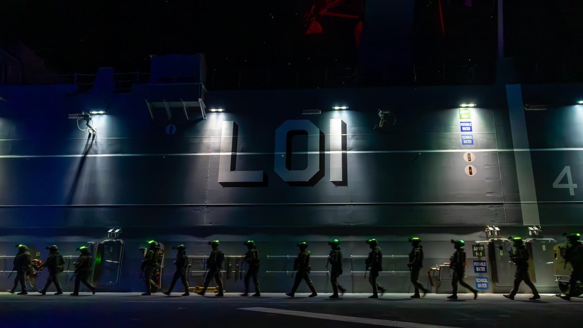The Australian Amphibious Force prepare to take the beach under the cover of darkness... 👀