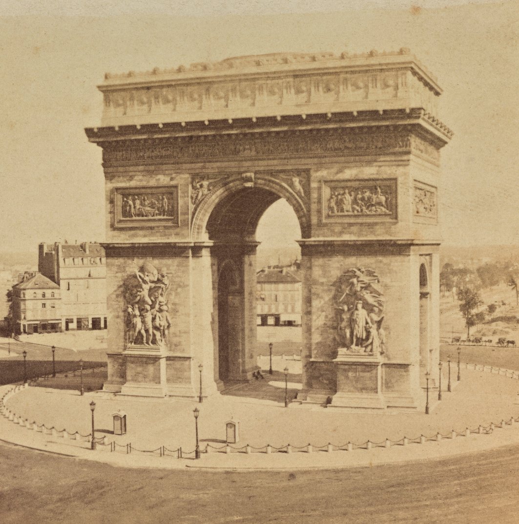 Arc de triomphe tweet media
