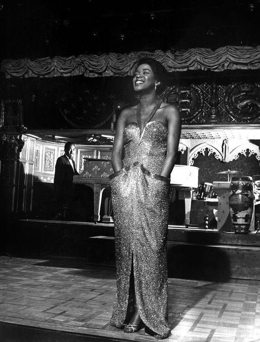 Jazzineu's tweet photo. Flying in from Los Angeles for the much-awaited start of her fourth European tour, Angie Wells-Jazz Vocalist, the American jazz and blues singer, is performing at Crazy Coqs, London on Thursday June 13th performing the music of one of the world’s greatest singers – Sarah Vaughan. https://t.co/ikR5gNWjgc