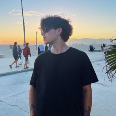 loushoupe's tweet image. #NewProfilePic