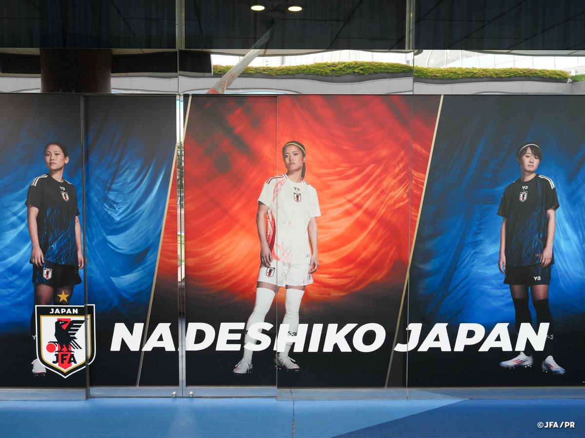 jfa_blueing's tweet photo. ＼壁面装飾をリニューアル🇯🇵🔥／
blue-ing!では、壁面装飾を新しいユニフォームのビジュアルに刷新。パリで戦う選手を中心になでしこジャパン、U-23日本代表、そして #久保建英 選手がプリントされています🤩
先日blue-ing!に訪れた #宮澤ひなた 選手のサインも👀

記念撮影スポットとしても、ぜひお楽しみください🙌
 #ブルーイング #東京ドーム #東京ドームシティ #tokyodomecity #Paris2024 #U23日本代表 #なでしこジャパン #ともに掴もう最高の瞬間を