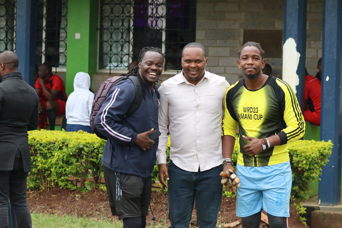 andengawaodinga's tweet photo. Was glad to meet some former colleagues in the world of sports and also journalism. Coach Rashid Ayub used to coach Congo Boys FC and also the now defunct Coast Stars.

Erick Ochieng NSL player &amp;also works @BarakaFmKe while @fmtalaki @citizentvkenya
Is also their chairman https://t.co/uUAMV5GH8n