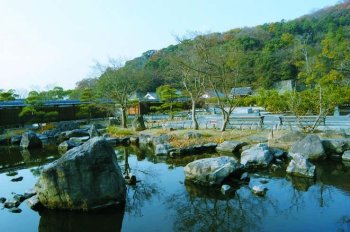 iyokannet's tweet photo. 7月30日（火）から松山城 #二之丸史跡庭園 が営業開催します🌟

松山を見渡せる絶景ポイントですので、ぜひお越しください。

#松山ロープウェー商店街 も営業中！
#松山 #matsuyama
#愛媛 #ehime 
#夏のおでかけ #松山観光
※松山城天守は営業休止中です。 https://t.co/N1NvrZD306