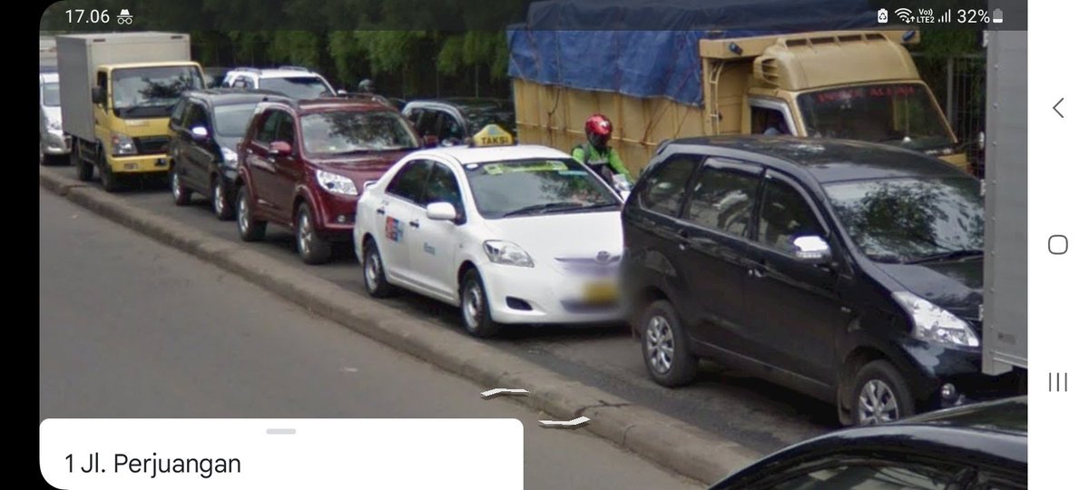 NicoDL0811's tweet image. #Throwback2013 #Flashback2013

Taksi @Express_Group DP 7068 versi Stiker "Taksi Bandara Soekarno-Hatta 2011-2012" sedang mengantar penumpang ke Bandara Soetta melalui Tol Jakarta-Merak via Tol Lingkar Luar di Jalan Perjuangan, Kebon Jeruk, Jakarta Barat pada Mei 2013