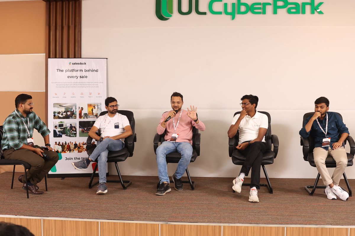 laravel_kkd's tweet image. We are thrilled to share the incredible success of the Laravel Kozhikode event held on 27th July! 🚀
Engaging sessions by renowned speakers like @shrutibalasa , @Sarthaksavvy , @MrPunyapal , @mitulgolakiya , and Mohammed Abdul Haseeb, who shared their invaluable insights...